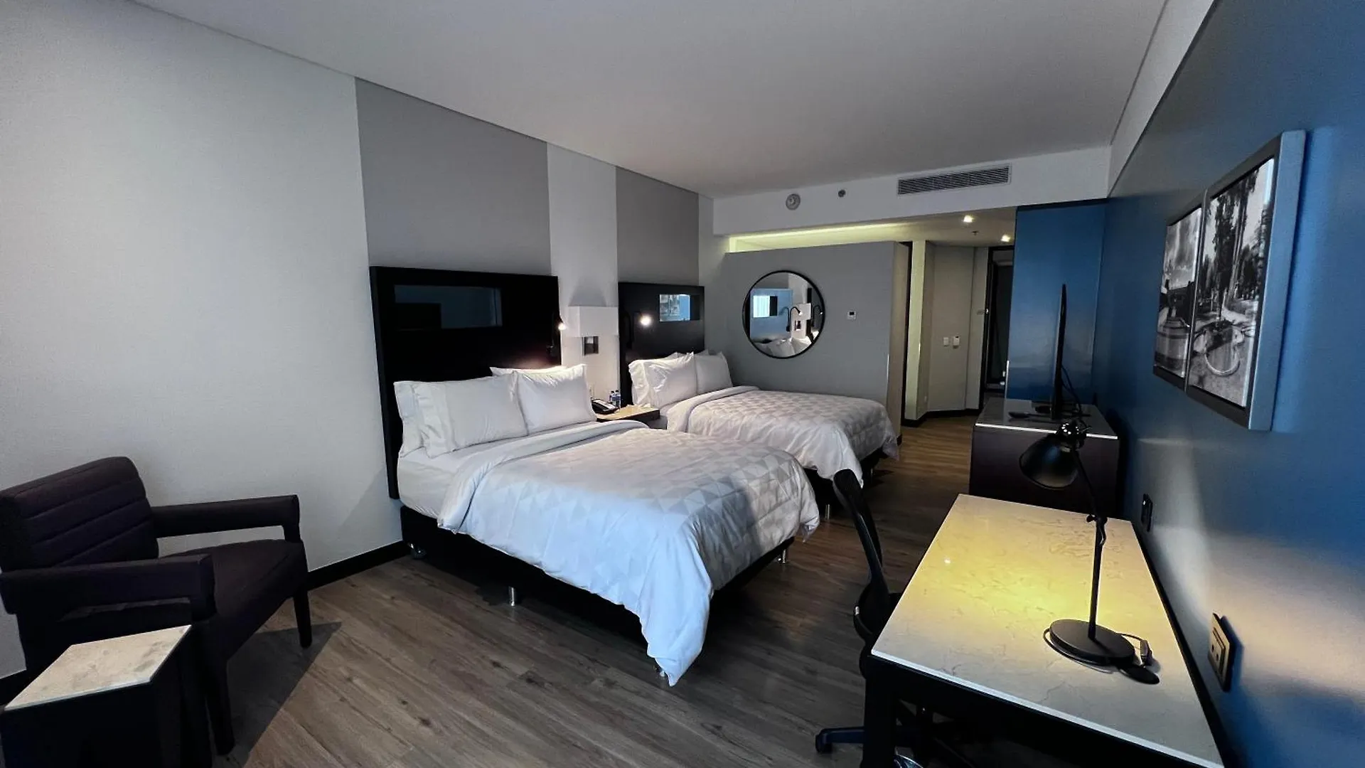 מלון Holiday Inn Bogota Airport By Ihg