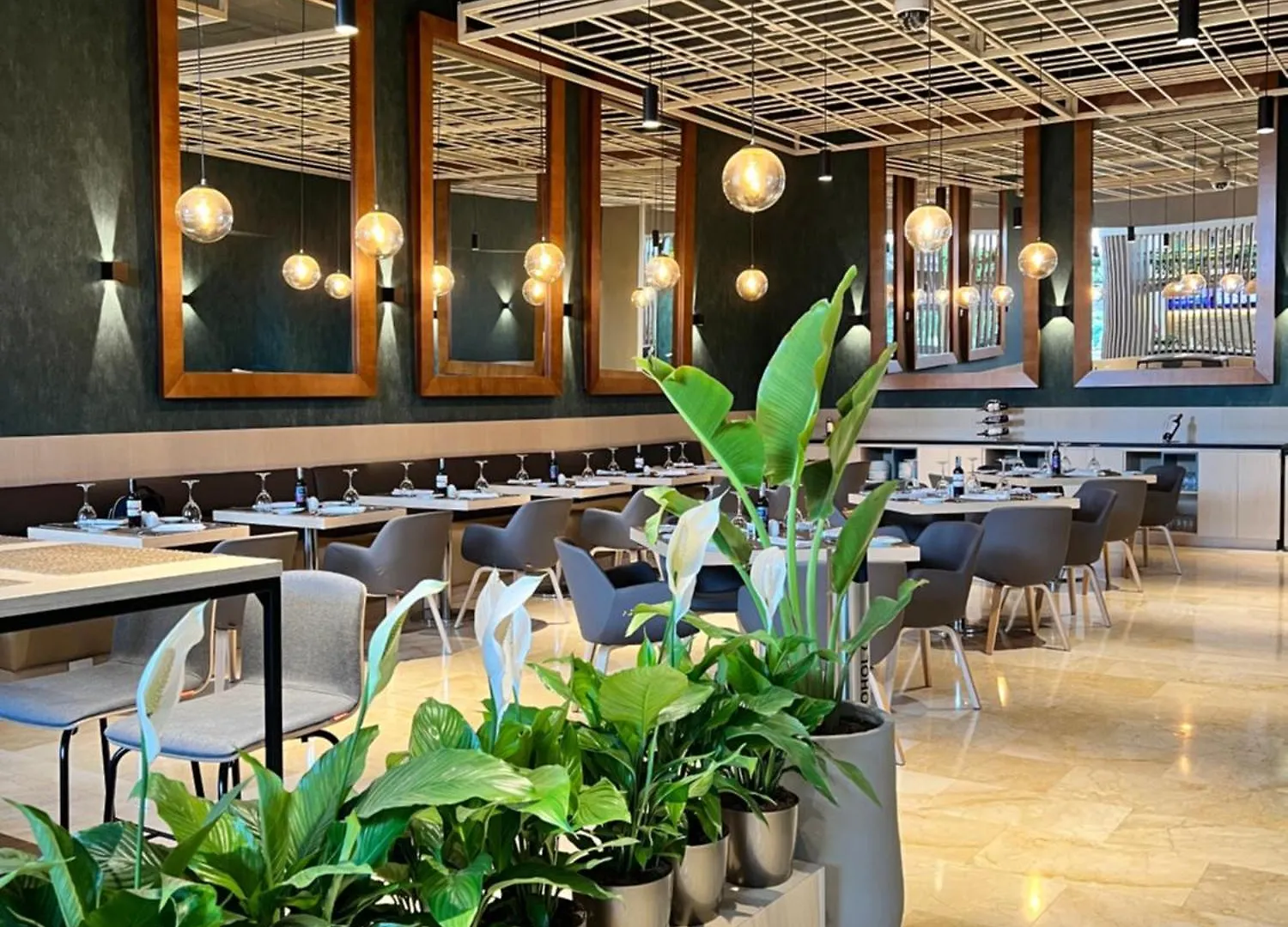 Holiday Inn Bogota Airport By Ihg מלון