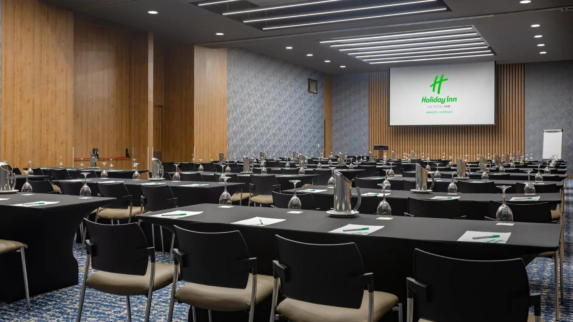 **** מלון Holiday Inn Bogota Airport By Ihg קולומביה