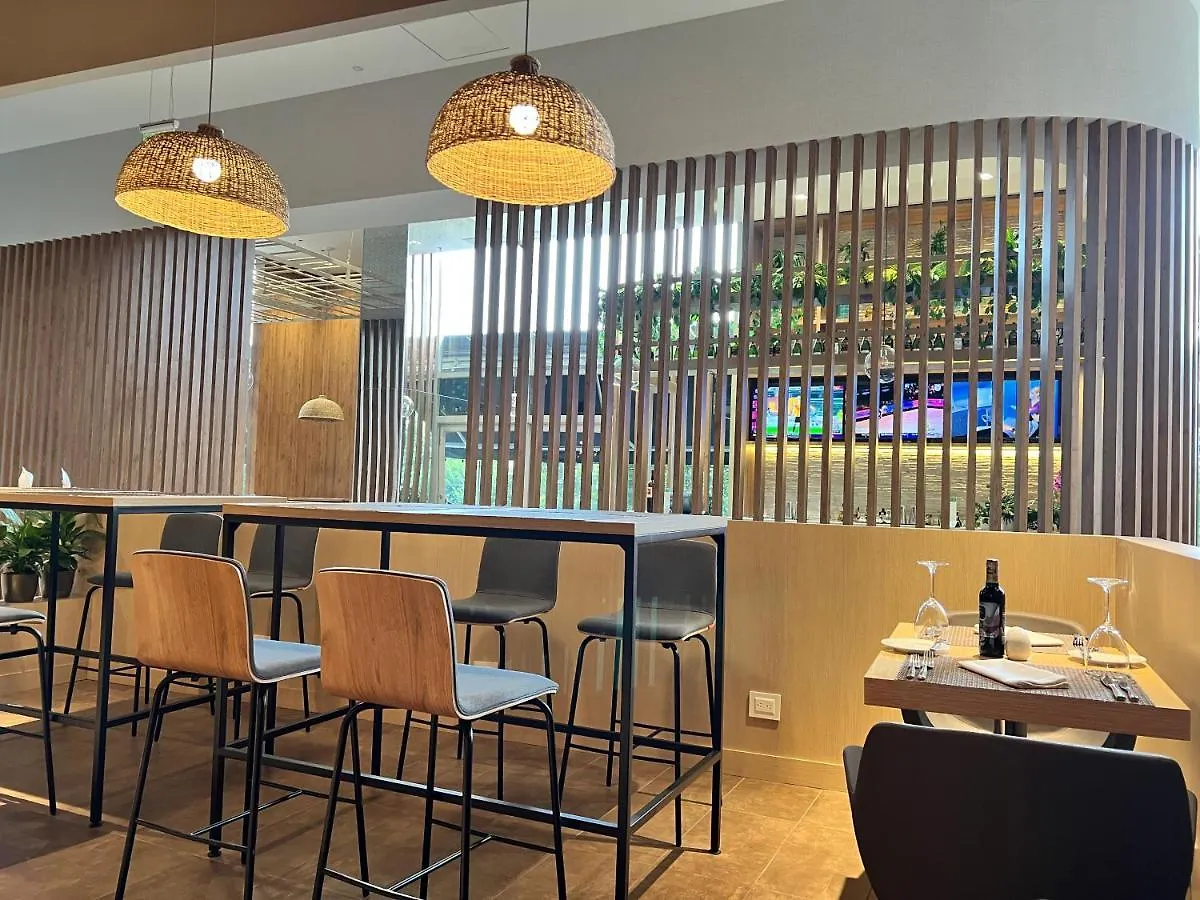 Holiday Inn Bogota Airport By Ihg 4*,  Colômbia