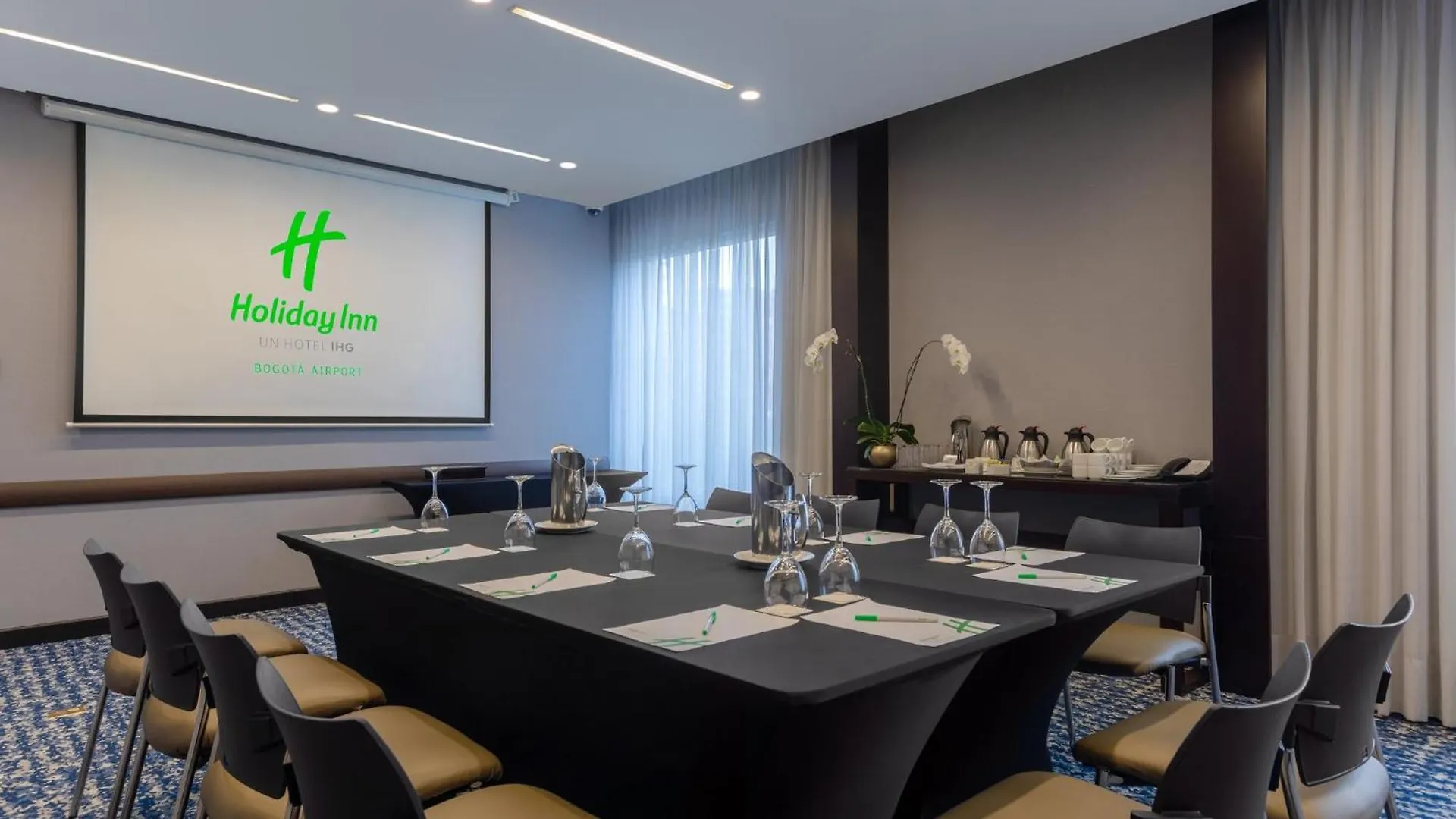 Hotel Holiday Inn Bogota Airport By Ihg