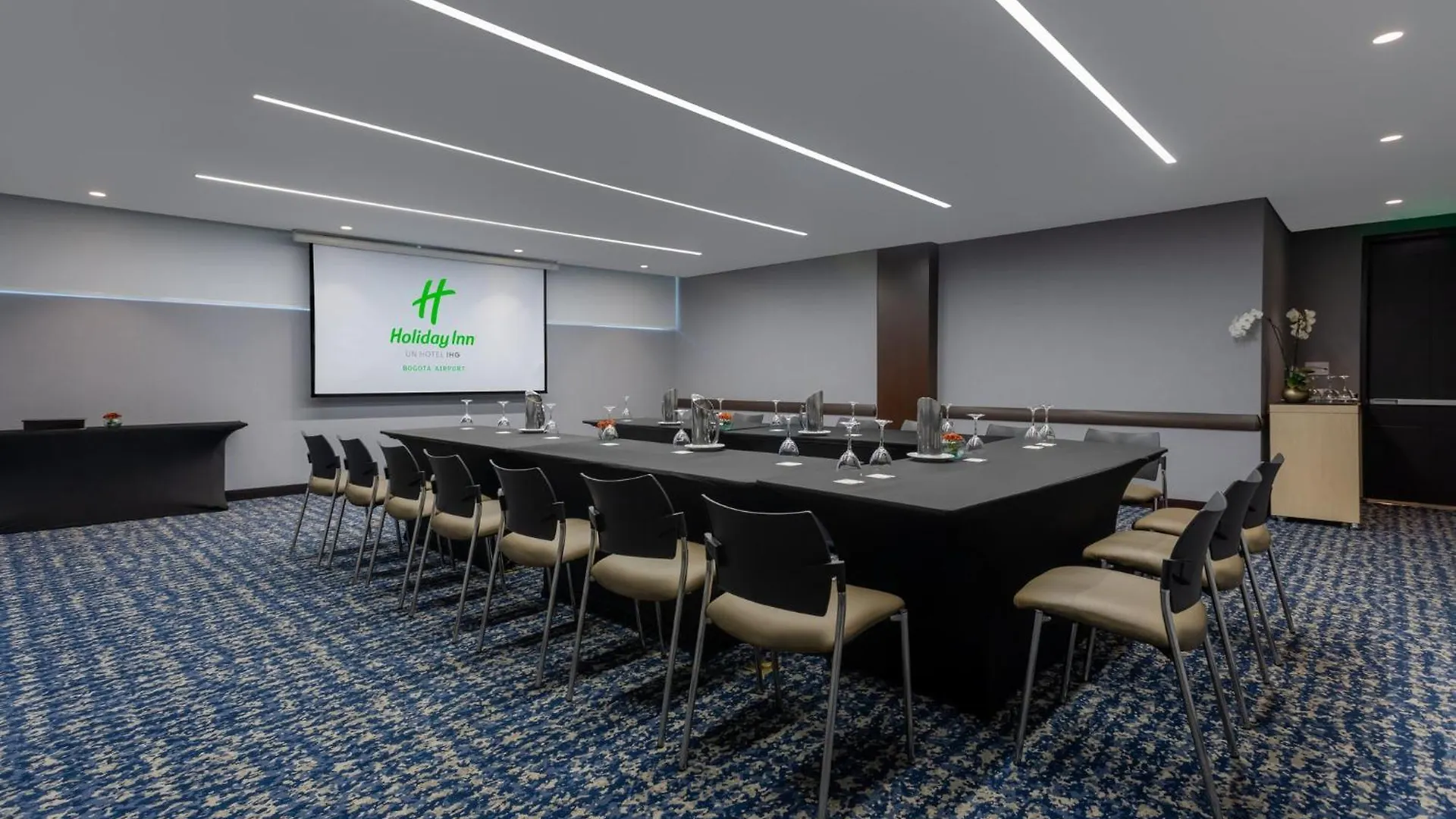 Holiday Inn Bogota Airport By Ihg Hotel