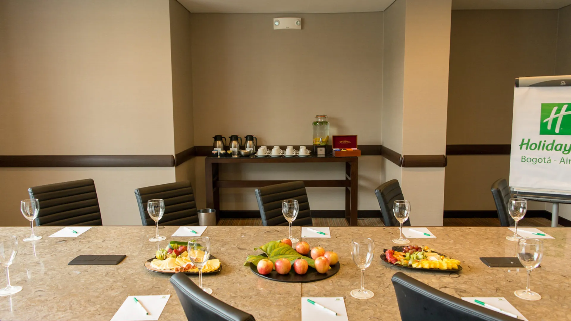 Holiday Inn Bogota Airport By Ihg Hotel